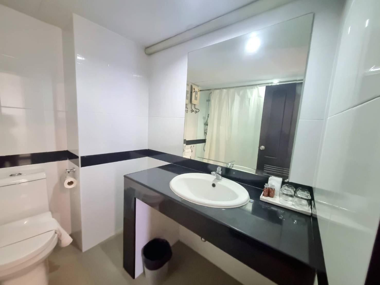 The Grand Day Night Hotel Pattaya Exterior photo